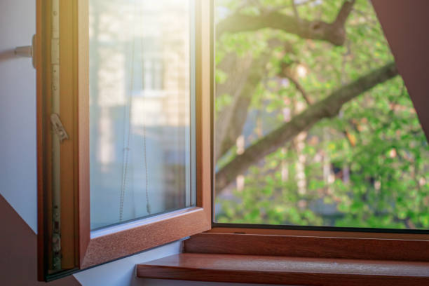 Découvrez notre sélection de fenêtres en bois chez CBL Bâtiment